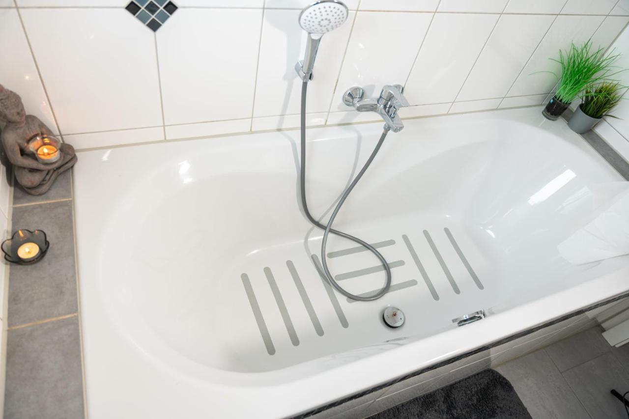 #1 Modernes Zimmer Mit Pool Und Garten 梅明根 外观 照片